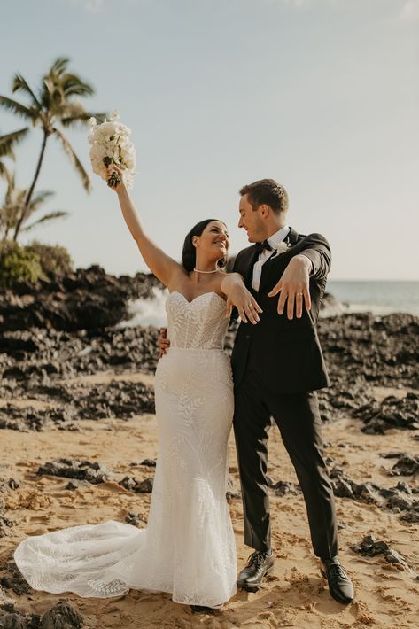 Maui Elopement Ideas, Elope In Hawaii, Maui Beach Wedding, Elopement Hawaii, Maui Elopement, Bride Groom Poses, Wailea Beach, Wedding Hawaii, Best Places To Elope