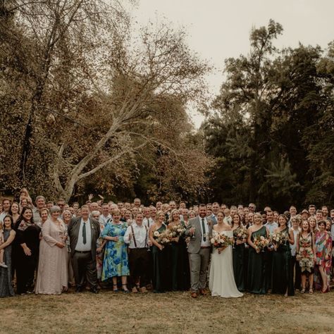 📸 The Fun and Importance of Having a Group Photo at a Wedding! 📸 Group photos at weddings are more than just a tradition—they're a fun and essential part of capturing the joy and togetherness of your special day! A group photo ensures that no one is left out of the wedding album. It's a wonderful way to make everyone feel included and appreciated for being part of your big day. Call to Action: Want more tips and inspiration for your big day? Follow us for expert advice and connect with top... Large Group Wedding Photos, Wedding Photography Family Group, Large Bridal Party Photos, Wedding Photos With Guests, Wedding Photo Ideas Family Group Shots, Wedding Family Photos Group Shots, Family Group Photo, Wedding Family Portraits, Wedding Photography Poses Family