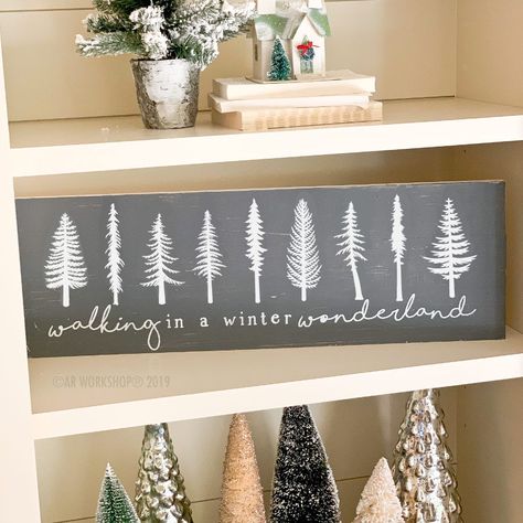 Winter Diy Signs, Home Decor Paint, Class Crafts, Christmas Signs Diy, Framed Signs, Calligraphy Signs, Christmas Typography, Winter Signs, Cricut Christmas