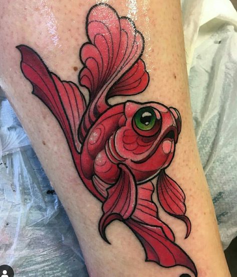 Neo Traditional Sea Tattoo, Pez Koi Tattoo, Lisa Tattoo, Auto Tattoo, Goldfish Tattoo, Tiny Finger Tattoos, Koi Tattoo Design, Neo Tattoo, Neotraditional Tattoo