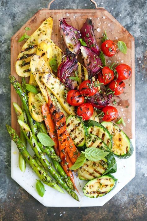 Currently craving this grilled vegetable platter. Vegetable Platter, Makanan Diet, Grilled Veggies, Think Food, Carne Asada, Food Platters, Grilled Vegetables, Nails Coffin, Veggie Dishes