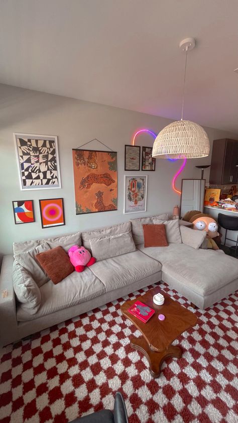 Funky Living Room, Funky Room, Funky Living Rooms, Cute Living Room, Living Room Boho, Colorful Apartment, Aesthetic Living Room, Dream Apartment Decor, Retro Living Rooms