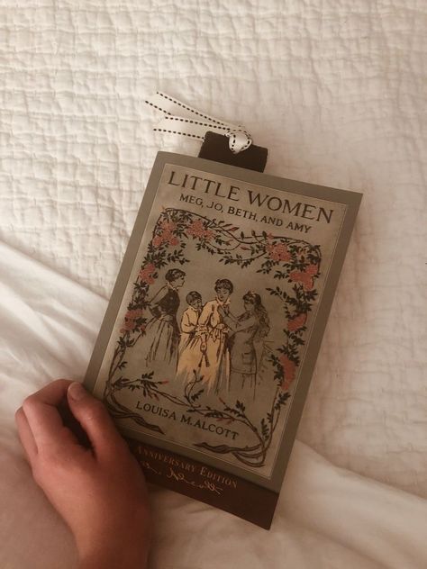 غلاف الكتاب, Little Women, Dark Academia Aesthetic, Academia Aesthetic, I Love Books, Book Aesthetic, Love Book, Dark Academia, Belle Photo