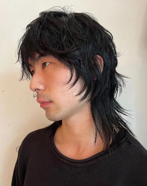 Shag Haircut: 26 Trendy Ideas For Stylish Men and Women Long Textured Hair, Long Mullet, Textured Curly Hair, Mullet Haircut, Shaggy Haircuts, Shag Haircuts, How To Cut Bangs, Straight Bangs, Shag Hairstyles