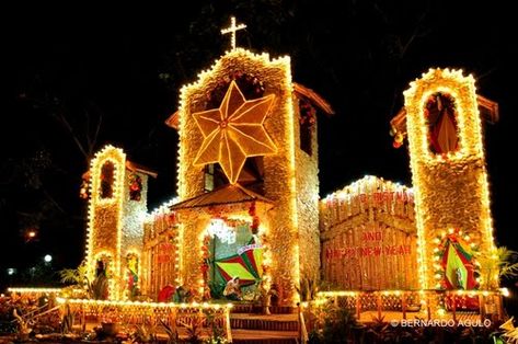 Paskong Pinoy, Christmas In The Philippines, Christmas Parol, Christmas Classroom Treats, Best Christmas Songs, Easy Homemade Christmas Gifts, Christmas Church, Merry Christmas Images, Christmas Events