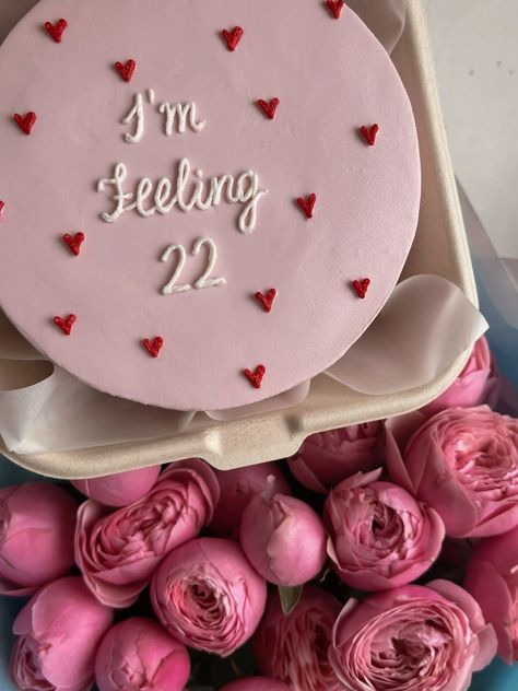 Birthday Cake Feeling 22, Taylor Swift 22 Cake Ideas, Lover Taylor Swift Birthday Party, Taylor Swift Inspired Birthday Cake, 22 Birthday Cake Taylor Swift, Taylor Swift 22 Cake, Im Feeling 22 Birthday Cake, Cake 22 Birthday, 22 Bday Cake