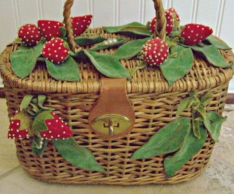 Felt Strawberries, Pick Strawberries, One Strawberry, Strawberry Kitchen, Fruit Bag, Basket Purse, Woven Purse, Strawberry Fields Forever, Wicker Bags