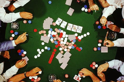 Push-Up Contests, Kevin Hart, and $100K Tournaments: Inside the World of Poker’s Super High Rollers | Vanity Fair A Streetcar Named Desire, Poker Room, Clarence Thomas, High Roller, Kevin Hart, Push Ups, Penguin Random House, Geek Out, Shake It Off