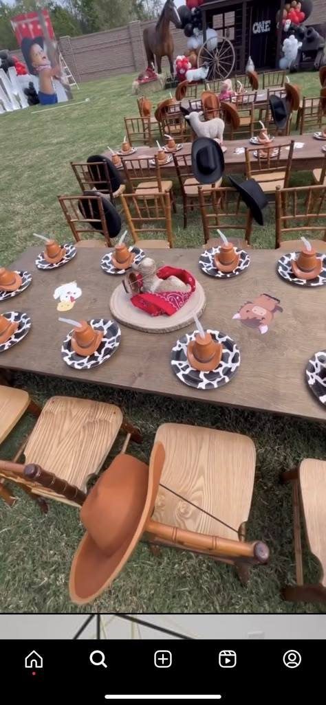 Rodeo Table Setting, Bullrider Birthday Party, Outdoor Rodeo Party, Food For Rodeo Party, 1 St Rodeo Birthday, 1st Rodeo Birthday Party Favors, Vaquero 1st Birthday Party, Cow Boy Birthday Party Decorations, Rodeo Party Table Decorations