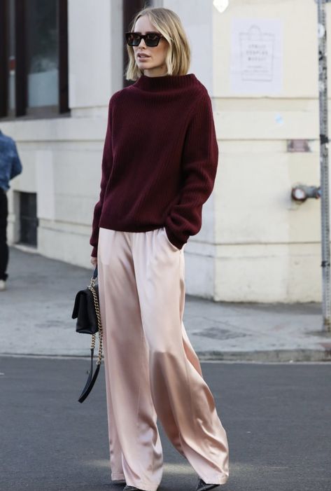 Silk Pants Outfit, Looks Street Style, Silk Pants, 가을 패션, Mode Vintage, Dusty Pink, Autumn Winter Fashion, Casual Chic, Stylish Outfits