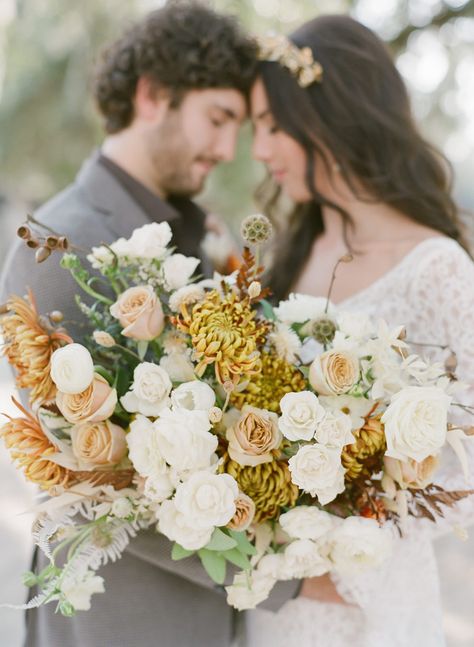 Simple Southern Style in Sepia Tones (Plus a Wheelbarrow Bourbon Bar You Have to See!) Sepia Wedding, Sepia Wedding Photos, Sepia Flowers Photography, Horse Art Sepia, Bourbon Bar, Bridesmaid Dresses Boho, Bride Attire, Velvet Bridesmaid Dresses, Charleston Wedding Photographer