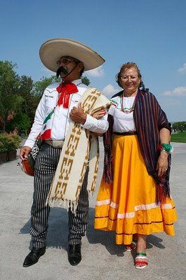 Aztec Culture, Mexico Style, Mexican Heritage, Three Kings, Carnival Costumes, Folk Costume, Traditional Outfits, Festival Season, South America