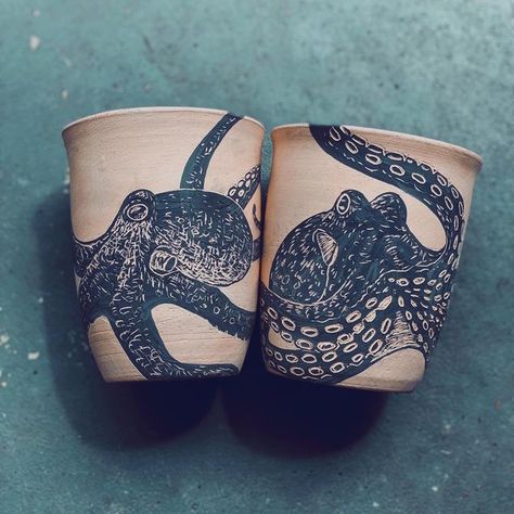 Octopus Ceramics, Sgrafitto Ceramics, Octopus Pottery, Sgraffito Ceramics, Octopus Mug, Octopus Painting, Diy Pottery Painting, Pottery Jar, Handmade Cups