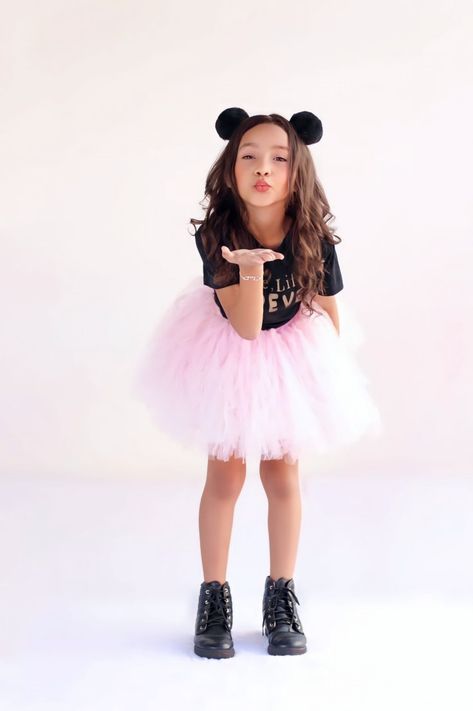 Child Model Photo Shoot, Kids Fashion Photoshoot Ideas, 7 Birthday Photoshoot Ideas, Little Birthday Girl Photoshooting, Girls Birthday Photoshooting Ideas, Kid Models Photoshoot, Girl Birthday Photoshooting, 12 Birthday Photoshoot Ideas, Birthday Photoshoot For Kids