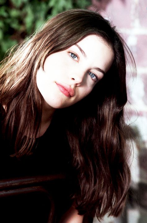 Liv Tyler 90s, Stealing Beauty, Olivia Hussey, Steven Tyler, Liv Tyler, Sarah Michelle Gellar, Mötley Crüe, Aerosmith, Megan Fox