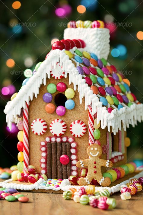 Jul Kaka, Homemade Gingerbread House, Gingerbread Unit, Gingerbread House Recipe, Gingerbread House Template, Jul Mad, Gingerbread House Parties, Gingerbread House Designs, Gingerbread House Cookies