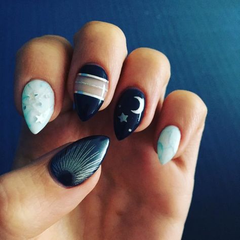 Eye Catching Nails With Moon And Stars Nails With Moon, Boho Nail Art, Bachelorette Nails, Essie Nail Polish Colors, Shellac Nail Colors, Red Ombre Nails, Boho Nails, Natural Nail Designs, Star Nail Art