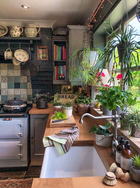 Eccentric Kitchen, Casa Vintage, Dream Apartment, Dream Rooms, Pretty House, Dream House Decor, Küchen Design, House Inspo, Dream Home Design