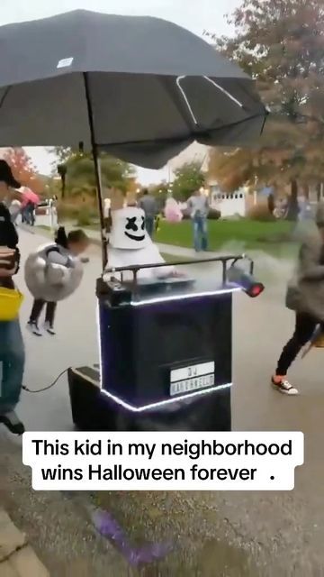 Barstool Sports on Instagram: "The greatest Halloween costume of all time @barstoolbackstage @marshmello" Marshmello Costume, Barstool Sports, Great Halloween Costumes, November 1, Costume Party, All Time, Halloween Costume, Bar Stools, All About Time