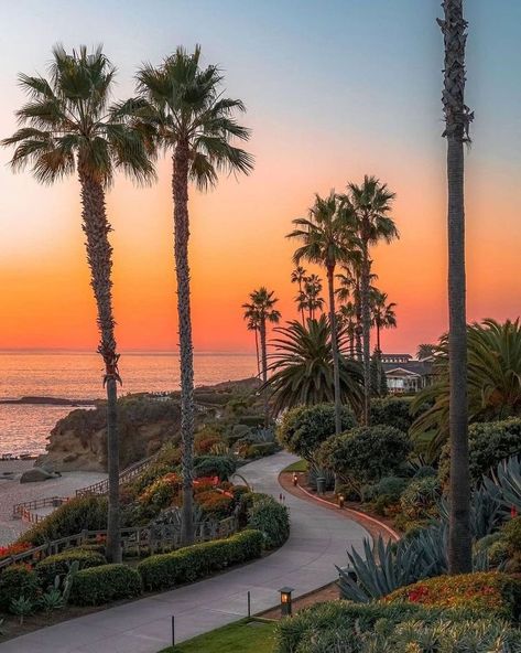 Laguna Beach California, California Sunset, Pretty Landscapes, Watch Wallpaper, Pretty Sky, California Beach, Sunset Pictures, Beach California, Summer Pictures