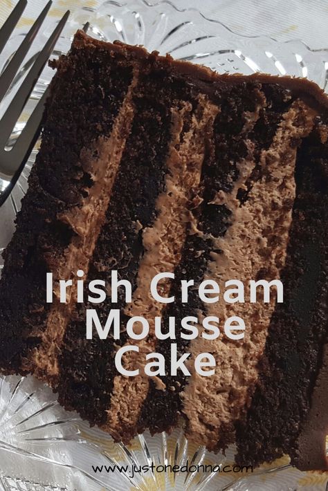 Chocolate Cake Mousse, Irish Cream Cheesecake, Chocolate Cake With Chocolate Frosting, Irish Cake, Irish Cream Cake, Irish Chocolate, Mousse Cake Decoration, Yummy Chocolate Cake, Cake With Chocolate Frosting