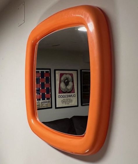 Natavintage - Space Age Orange Plastic Mirror EC Milano, 70s Space Age Bedroom Ideas, Diy Space Age Decor, Space Age Mirror, Space Age Bedroom, 60s Mirror, 70s Things, 80s Mirror, 1960s Room, Space Age Interior