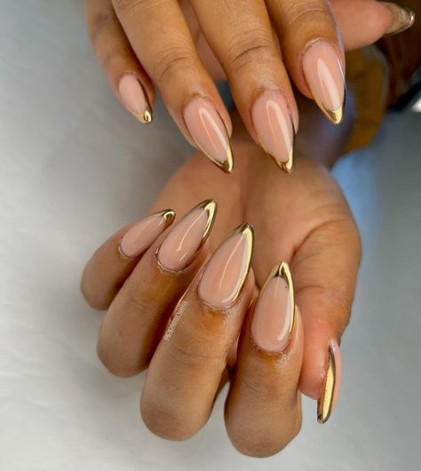 Almond Shape Gold French Tip, Simple Gold Sparkle Nails, Almond Nails With Chrome Tips, Gold French Nails Design, Fun Almond Shaped Nails, Almond Gold Chrome Nails, Black Tips With Chrome, Almond Nails With Gold Tips, Almond Overlay Nails