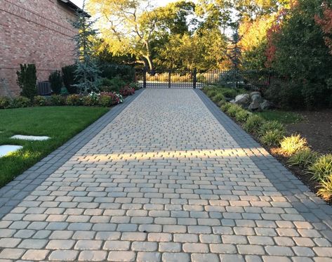 20+ Best Driveway Ideas and Designs On A Budget (With Pictures) 2021 Cobblestone Front Yard, Modern Cobblestone Driveway, Double Driveway Ideas, Drive Ways Ideas Driveways Front Yards, Driveway Ideas On A Budget, Tiled Entryway, Driveway Pavers Design, Cobbled Driveway, Driveway Materials