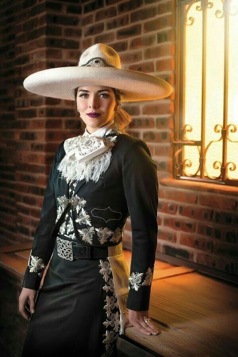 Women Mariachi Outfit, Charra Outfit, Mariachi Hats, Female Mariachi, Mariachi Dress, Mariachi Outfit, Mariachi Suit, Charro Outfit, Outfit Mexicano