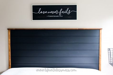 Shiplap Headboard Diy, Boy Headboard, Diy King Headboard, Shiplap Headboard, Headboard Inspiration, Diy Wood Headboard, Diy Bed Headboard, Daybed Headboard, Farmhouse Headboard