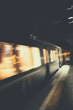 Movement Photography, Fotografi Urban, Motion Photography, Subway Train, Photographie Inspo, Foto Tips, Motion Blur, Clipuri Video, Foto Vintage