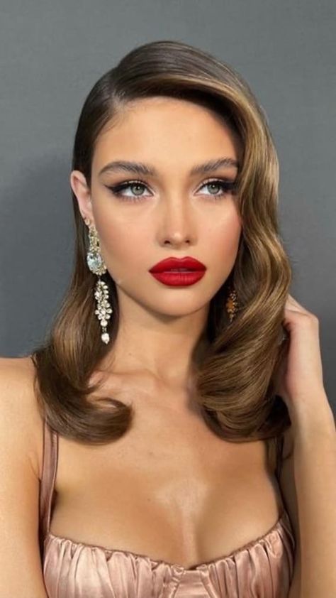 17 Glam Hairstyles For That Old Hollywood Look Wedding Guest Makeup And Hair, Make Up For Brown Dresses, Sleek Hollywood Hair, Glam Side Part Hair, Old Hollywood Blowout Hair, Wedding Hairstyles Medium Length Fine Hair, 1950s Bombshell Hair, Makeup And Hairstyles For Wedding, Hair Styles For Evening Gowns