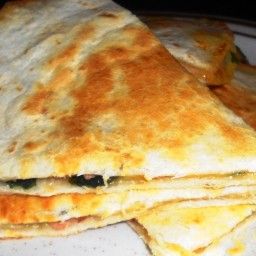 Steak quesadillas like the ones you can get at Taco Bell. - Taco Bell Steak Quesadillas Taco Bell Steak Quesadilla Recipe, Steak Quesadilla Recipe, Chicken Quesadillas Taco Bell, Steak Quesadilla Recipes, Taco Bell Quesadilla Sauce, Quesadilla Sauce, Steak Quesadillas, Taco Bell Quesadilla, Steak Quesadilla