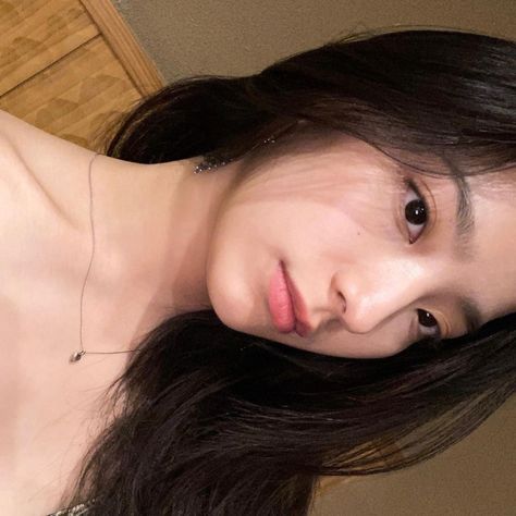 saerom icon ! Saerom Fromis 9, Fromis 9 Icons, Beauty Pop, Bare Face, Beach Poses, I Love Girls, Pretty Selfies, Blackpink Fashion, Look Alike