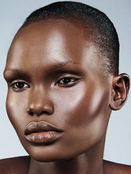 Nyanyai Deng serving cheekbones for the kids. Come get some! Contouring Black Women, Charcoal Reference, Makeup Ideas Contouring, Cheekbones Makeup, Women Models, High Cheekbones, African Models, Female Face, Face Forward