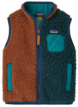 Keep your young'un cozy in the cold with the Patagonia Baby Retro-X fleece vest. It's made with supple  high-pile fleece and lined with windproof  100% recycled polyester to seal out drafts. Patagonia Retro Pile Fleece, Patagonia Retro X, Patagonia Baby, Patagonia Retro, Baby Patagonia, Patagonia Vest, Patagonia Kids, Patagonia Fleece, Kids Fleece