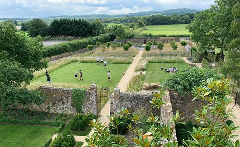 Large Country Garden, Mulberry House, Walled Gardens, Garden Works, Dream Farm, Formal Garden, Walled Garden, Lawn Edging, Beautiful Yards