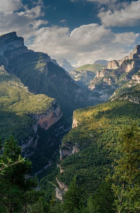 Pyrenees, Pretty Places, Bilbao, Places Around The World, Wonderful Places, Beautiful Landscapes, Wonders Of The World, The Great Outdoors, Europe Travel