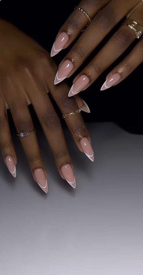 Short Stilleto Nails French Tip Designs, Almond Stilleto French Nails, Hollow French Tip Nails, French Tip Nails Double Line, Pointed Almond Acrylic Nails, Chinese Almond Nails, French Tip Pointy Nails, French Tip Acrylic Nails Almond Shape, Pink Short Stiletto Nails