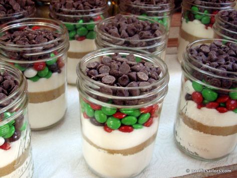 Holiday cookies in a pint jar Pint Cookie Jar Recipes, Pint Mason Jar Cookie Mix Recipe, Cookie Mix In A Jar Christmas, Pint Jar Cookie Mix Recipe, 16 Oz Mason Jar Cookie Mix Recipe, Cookie Jar Christmas Gifts, Pint Size Mason Jar Cookie Recipes, Cookie Mix In A Jar Recipe Easy Gifts, Pint Jar Gifts