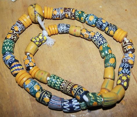 Bead Neckless, Vintage Beads Necklace, African Trade Beads, Francis Of Assisi, Vintage Beads, Antique Necklace, African Beads, Trade Beads, Beads Necklace