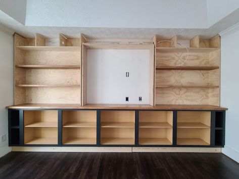 Vinyl Built In, Built In Stereo Cabinet Ideas, Diy Built In Entertainment Center, Build Ins, Diy Built In Shelves, Childminding Ideas, Basement Entertainment, Built In Wall Units, Entry Room