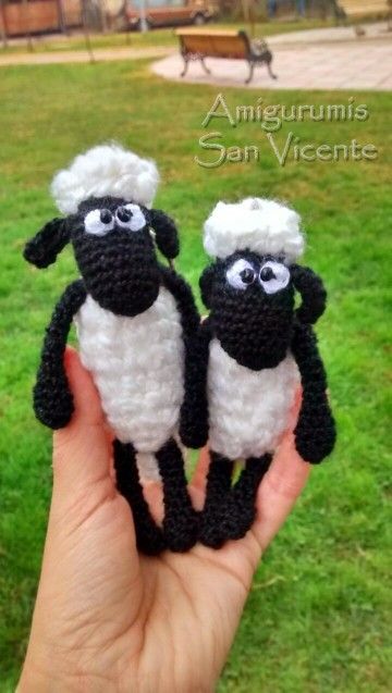 Oveja Shaun llavero amigurumi Crochet Aesthetic, Shaun The Sheep, Take My Money, Yarn Projects, Craft Work, Sheep, Crochet Hats, Amigurumi, Yarn