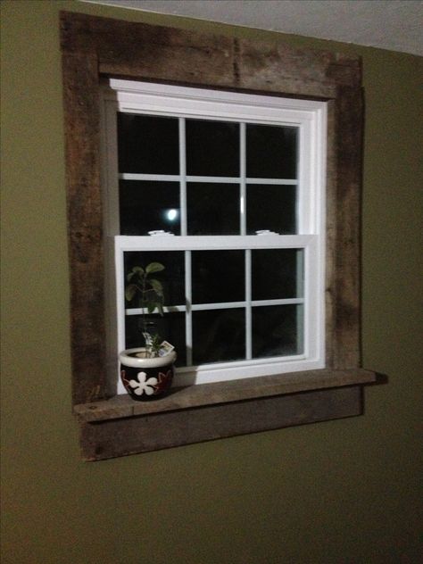 Pallet window casings- project for living room window Window Casing, Rustic Window, Interior Windows, Trendy Living Rooms, Window Room, Living Room Windows, Window Trim, Door Trims, Wood Doors Interior