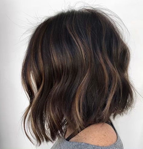 Baby Blonde, Rambut Brunette, Baby Lights, Short Dark Hair, Kadeřnické Trendy, Wavy Bob Hairstyles, Choppy Bob Hairstyles, Lob Haircut, Instagram Baby