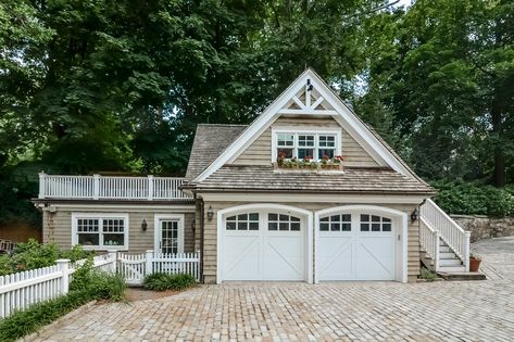 Garage Addition Ideas Attached, Garage Facade, Camp Cottage, Bath Couple, Plan Garage, Farmhouse Garage, Carriage House Garage, Garage Guest House, Carriage House Plans