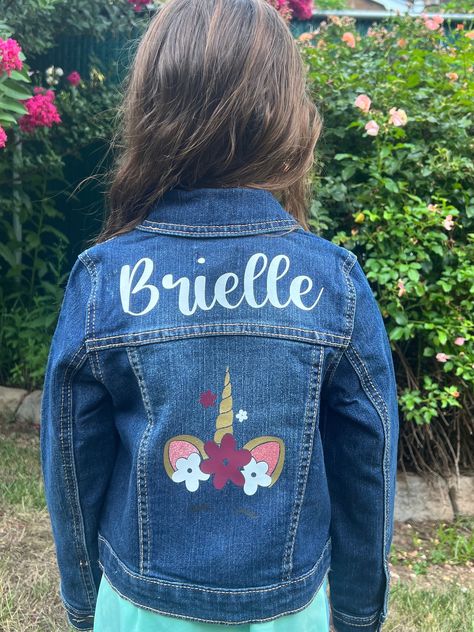 Personalized Baby/ Toddler Denim Jacket Completely personalize it however you would like. Send me a message and we can work together to come up with something you will love. Your child can wear their custom denim jacket all year long! Two denim color options available : Light wash & dark wash Dark wash has hearts on the buttons. Light wash is Unisex Once ordered, I will send you a mock-up of the jacket with design for final approval ( if not pictured above) Baby Denim Jacket, Kids Jeans Jacket, Kids Denim Jacket, Custom Denim Jacket, Jean Jacket For Girls, Painted Denim Jacket, Custom Denim, Personalized Baby Girl, Birthday Girl Shirt