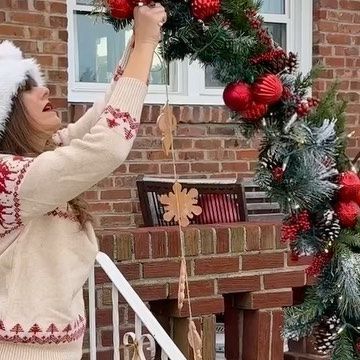 Steffy 🧡 on Instagram: "The easiest DIY Christmas arch ♥️🎄 i reused all of the things I bought for my pumpkin arch, but swapped out pumpkins for garland, ornaments and lights! I love how it turned out - do you like the final addition of the gingerbread garland? I used: 🎄two 10ft 1/2 inch PVC pipes( The sides are 4ft tall & the arched piece is 10ft) 🎄1/2inch PVC coupling-not threaded 🎄 two pots filled with mortar mix, with pvc in the center 🎄 4 garlands 🎄zip ties 🎄ornaments, lights & garland for decor" Ornament Arch Diy, Diy Christmas Arch, Pumpkin Arch, Gingerbread Garland, Garland Ornaments, Christmas Arch, Pvc Pipes, Light Garland, Easy Christmas Diy