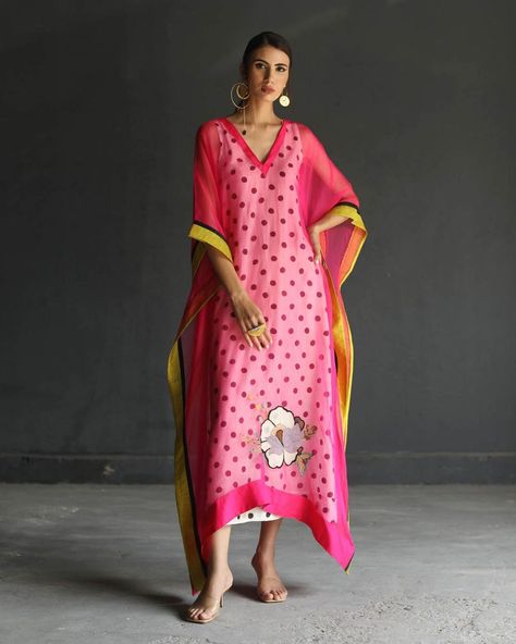 Latest Kaftan Styles, Organza Kaftan, Pink Kaftan, V Neck Kaftan, Kaftan Women, Kaftan Styles, Kaftan For Women, Organza Embroidery, Yellow Border