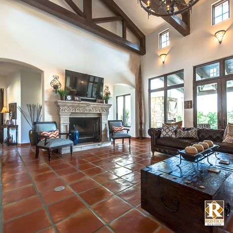 Terracotta Tile Kitchen, Terra Cotta Flooring, Mexico Interior, Living Room Floors, Idea For Kitchen, Spanish Terracotta, Mexican Tile Floor, Saltillo Tile Floor, Terracotta Flooring